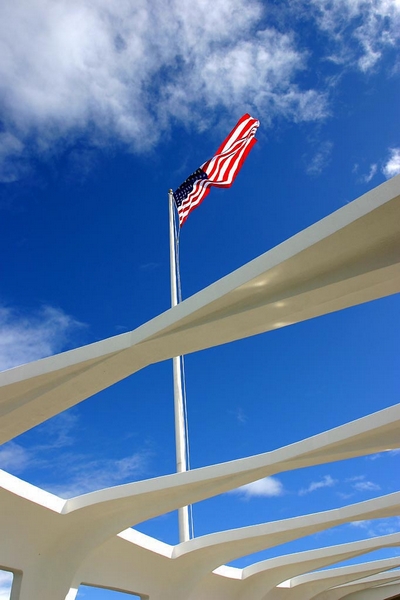 Flag at Pearl Harbor, Monument view